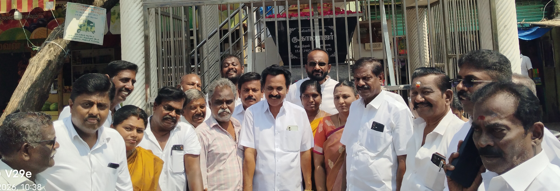காந்தி ஜெயந்தி, காமராஜர் நினைவு தினம்: தூத்துக்குடியில் திமுக சார்பில் மரியாதை